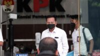 kepala_kantor_wilayah_bpn_riau_m_syahrir_diperiksa_kpk_26178 KPK Cegah Kepala BPN Riau M Syahri dan Bos Hotel Adimulia Frank Wijaya Pergi ke Luar Negeri