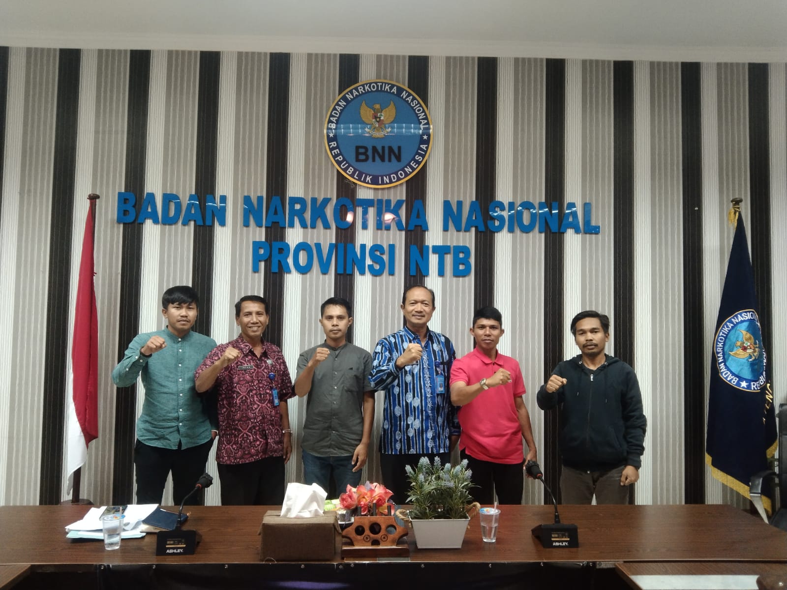 Danrem 162/WB, Di Dampingi Dandim 1620 / Loteng, Gelar Bakti Sosial Di Lombok Tengah