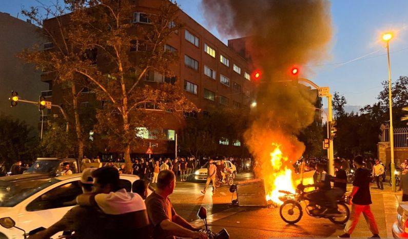 Kepala kehakiman Iran serukan dialog dengan pengunjuk rasa