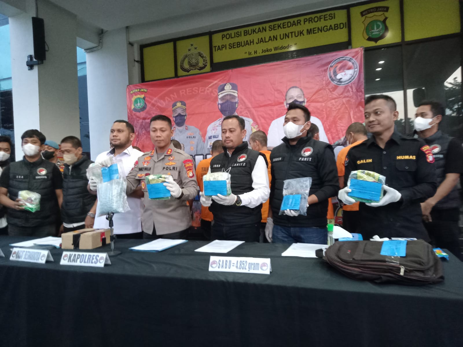 Polisi Ringkus Kawanan Penyelundup Narkoba Asal Malaysia