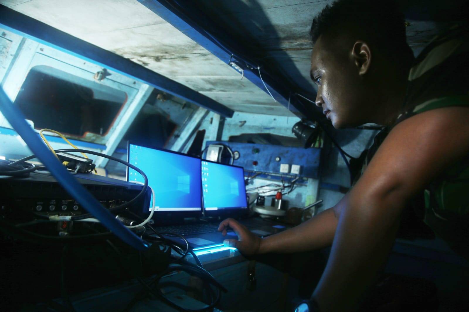 TNI AL Gunakan Alat Canggih Cari Helikopter Jatuh