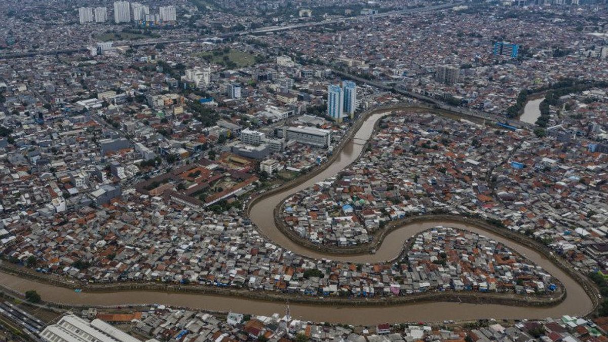 Pj Gubernur DKI Heru Anggarkan Normalisasi Ciliwung, Targetkan Tergarap 4,8 Kilometer