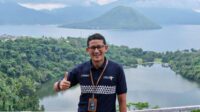 Menteri Sandiaga Datangi Spot Pemandangan Uang Pecahan Kertas Seribu Edisi Lama di Maluku Utara