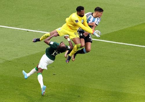 Begini Kondisi Terkini Bek Kiri Timnas Arab Saudi Yasser Al Shahrani Paska 'Dihajar' Lutut Kipernya