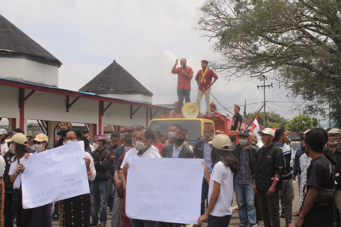 Geruduk Kantor Kejari Manggarai, PMKRI dan Masyarakat Adat Sebut Kejari Konspirasi dengan Oknum Tertentu