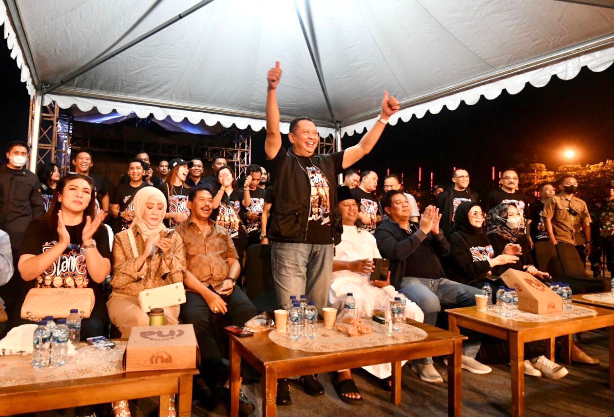 Ketua MPR RI Bamsoet Apresiasi Konser HUT-39 Slank 'Beautiful Smile Indonesia' di Makassar Berjalan Aman dan Sukses