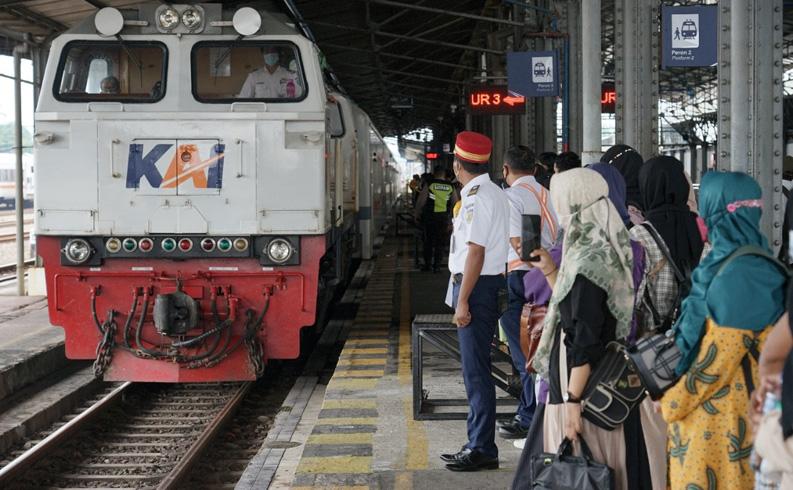 KAI mulai layani penjualan tiket libur Natal dan Tahun Baru 2023