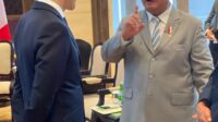Keakraban Prabowo dan Macron saat Dampingi Jokowi di Pertemuan Bilateral RI-Prancis, Bahas Pertahanan