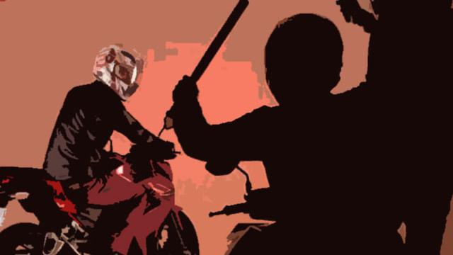 Begal Makin Marak Di Bekasi, Kali Ini  Pemuda Alami Luka Bacok Akibat Di Begal di Jembatan kali pengairan perbatasan Desa Kalijaya dengan Desa Wanajaya 