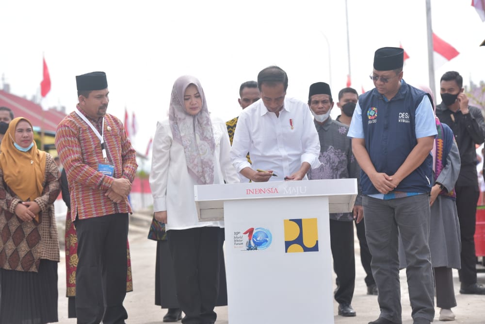 Gubernur NTB Dampingi Presiden Jokowi, Resmikan Huntap Tambe di Bima