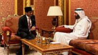 Bahagianya Sandiaga Uno dapat Kejutan Surat dan Angsa dari Warga Trenggalek Saat Berkunjung ke Qatar
