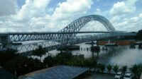 Jembatan Mahakam di Samarinda tetap aman pascaditabrak tongkang