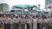 Ribuan Polisi Diterjunkan Amankan Demo Buruh dan Mahasiswa Hari Ini