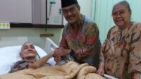 try-sutrisno-terbaring-di-rumah-sakit-begini-potret-kondisinya-saat-ini Mantan Wapres Terbaring Dirumah Sakit, Begini Kondisinya