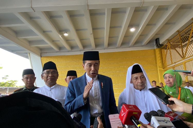 Jokowi bantah isu sebagian menteri mundur