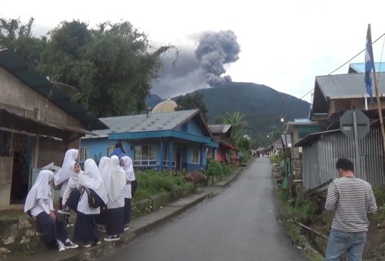 Gunung Lewotobi Laki-laki tunjukkan peningkatan energi erupsi