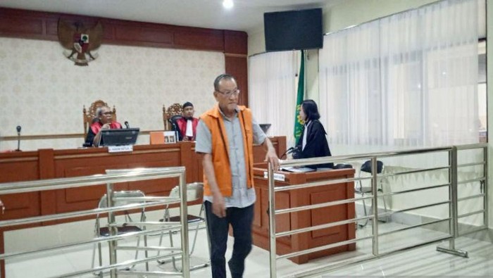 Jaksa menjerat Ayah Gembong Narkoba Fredy Pratama Dengan UU Pencucian Uang