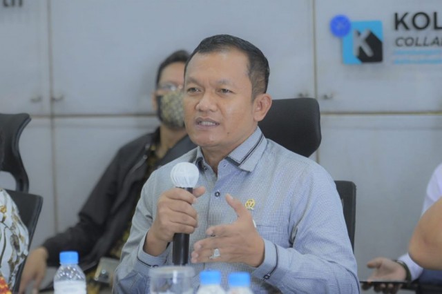 Bambang Hermanto Tindak Lanjuti Aduan Masyarakat terkait Limbah Pabrik Pengolahan Ikan di Indramayu