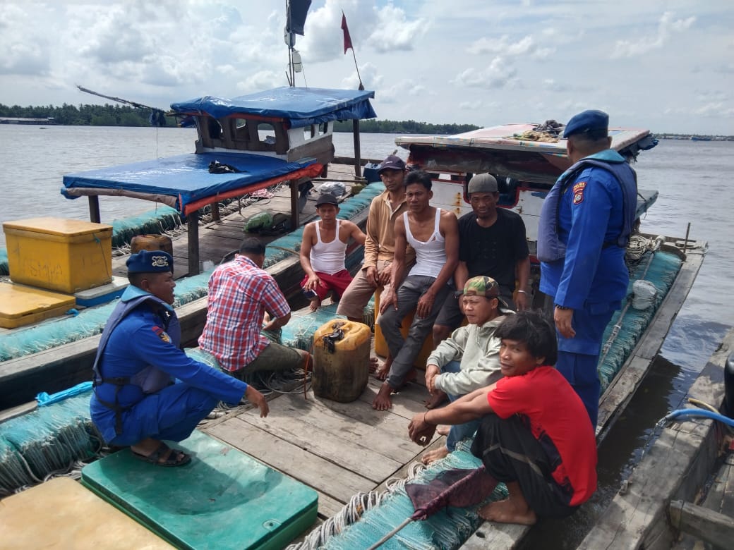 Satpol Airud Polres Tanjungbalai Ingatkan Nelayan Gunakan Alat Tangkap Jaring Ramah Lingkungan