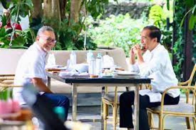 Jokowi dan Zulhas makan siang