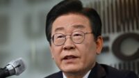 Pemimpin Oposisi Korsel Lee Jae Myung Ditikam di Leher Saat Konferensi Pers di Busan