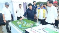 Presiden Jokowi Tinjau 'Training Center' PSSI di IKN