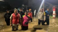 Tangsel Banjir Akibat Debit Hujan yang Sangat Deras