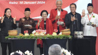 TKN hormati Wapres Ma’ruf Amin salam tiga jari saat HUT PDIP