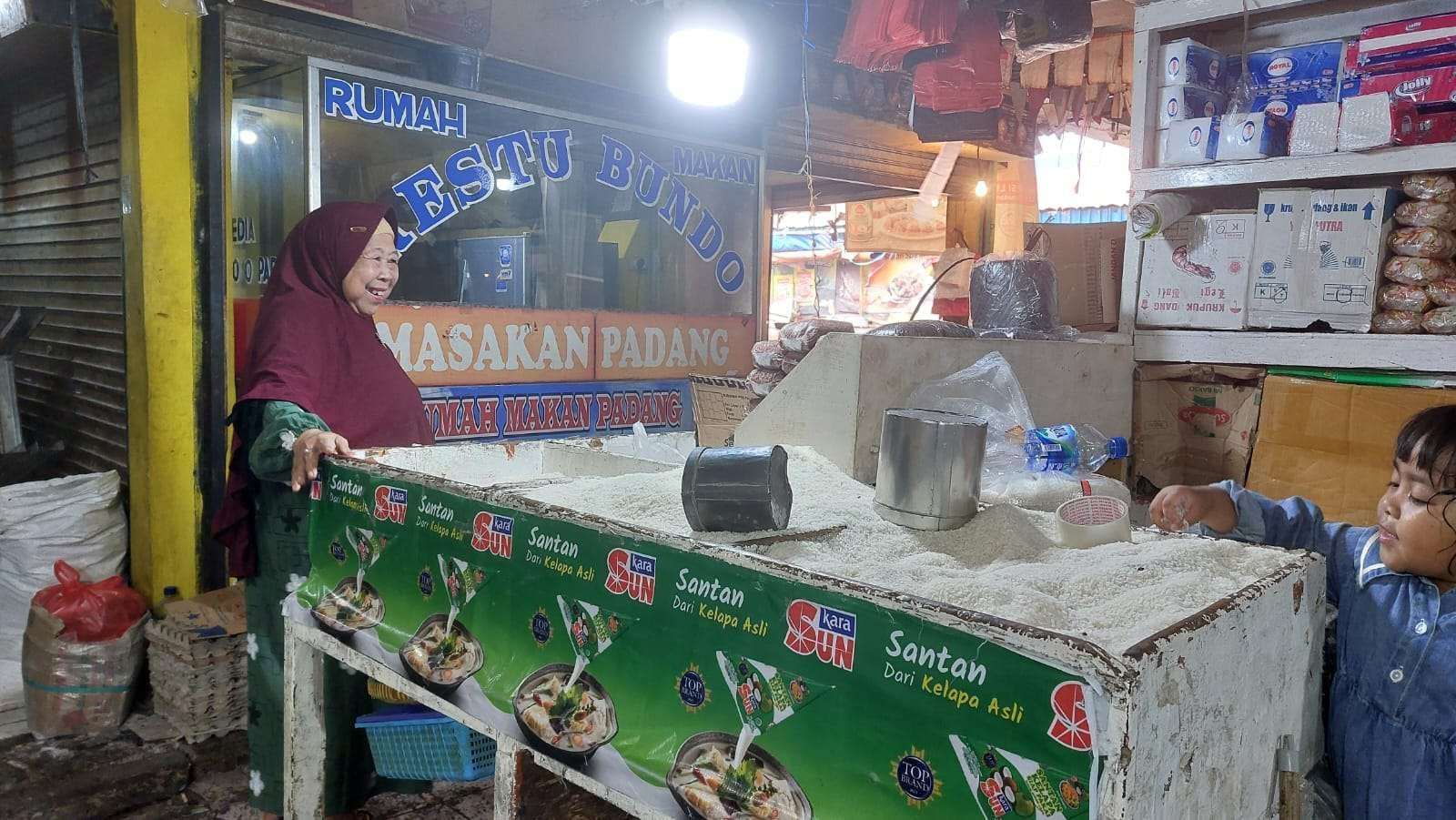 IRT sedang beli beras