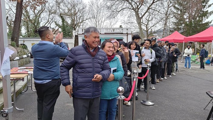 Beginilah Momen Meriah WNI di Praha Ceko Nyoblos Pemilu 2024