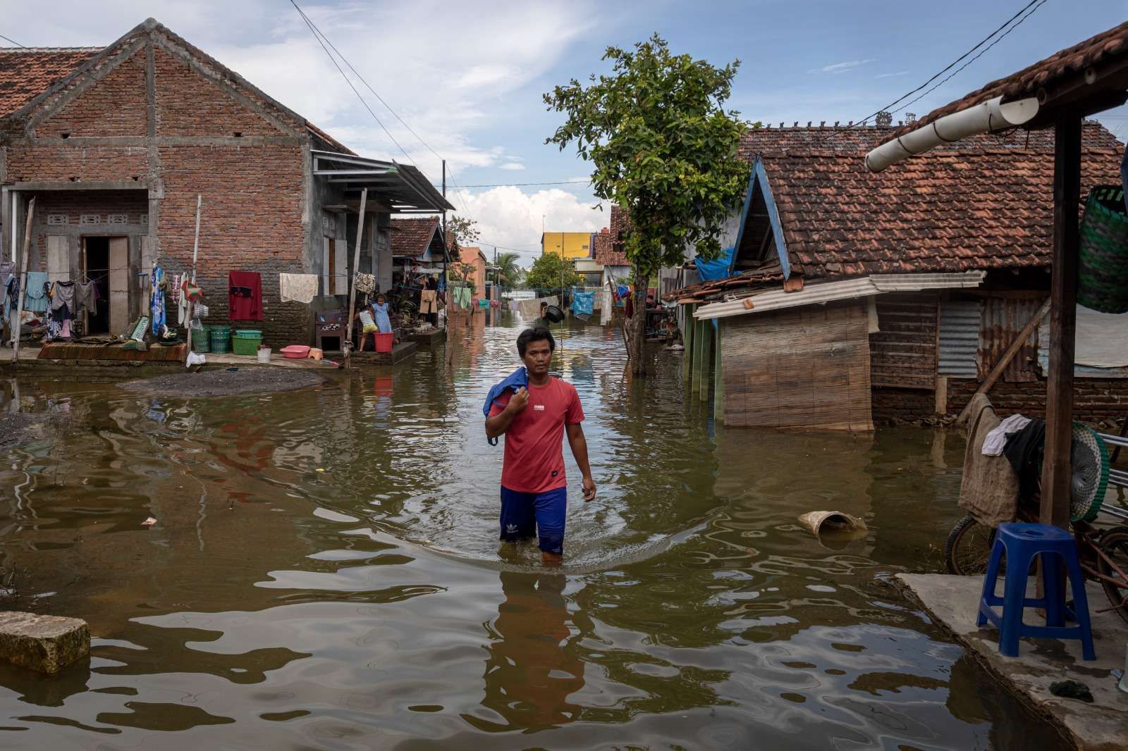 Tanggul Jebol, Enam Kecamatan di Brebes Tergenang Banjir