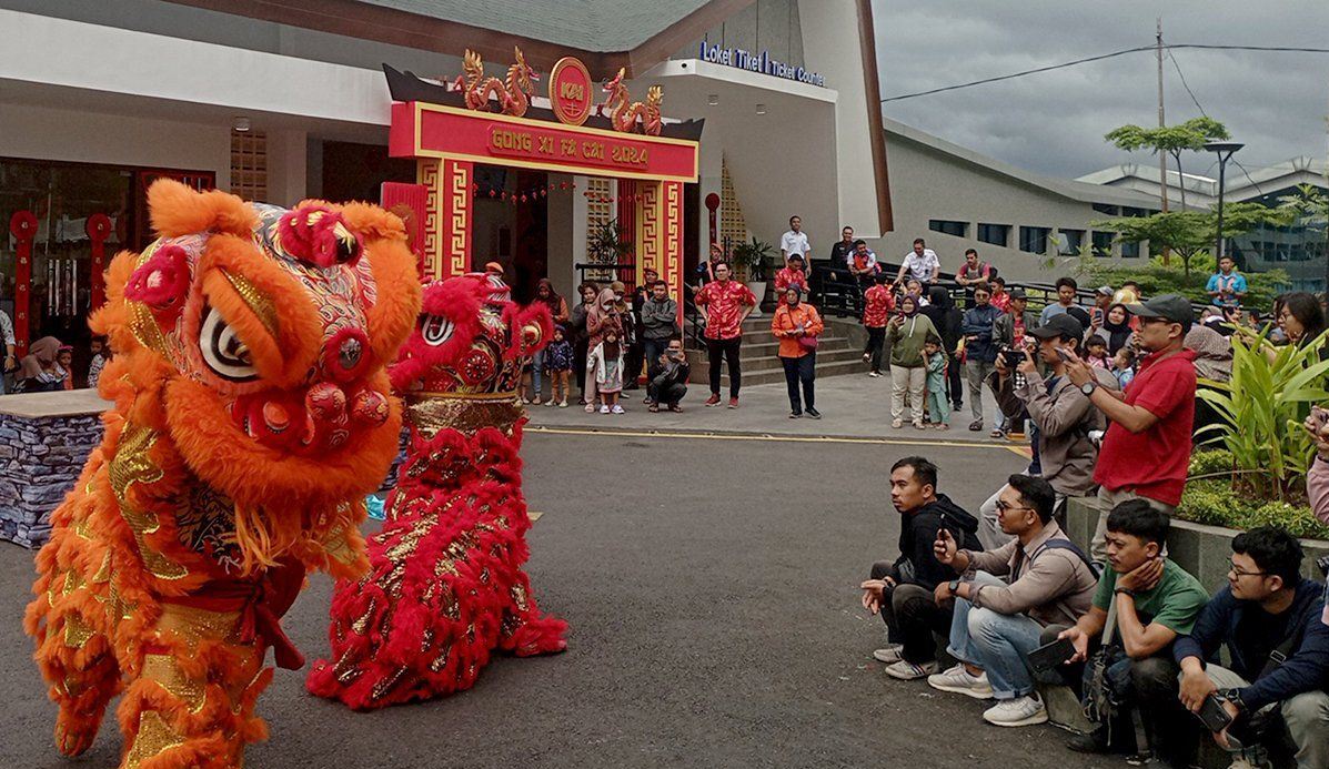 KAI hadirkan barongsai di Stasiun Purwokerto meriahkan Imlek