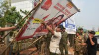 Jelang Masa Tenang, Bawaslu Bekasi Tertibkan Ribuan APK