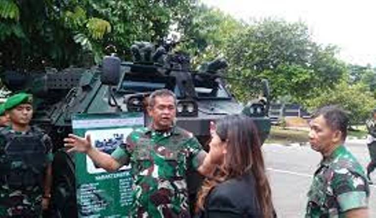 Kasad serahkan panser Anoa Pindad untuk Kodam I/Bukit Barisan