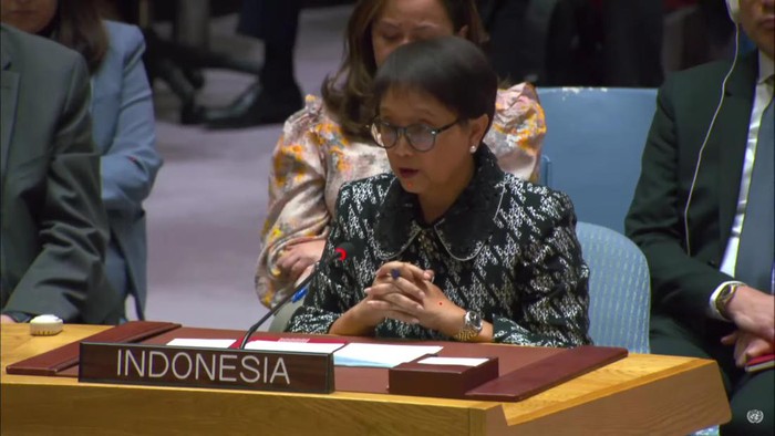Bertemu Menlu Belanda, Menlu Retno Sayangkan Penghentian Dana ke UNRWA