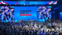 Prabowo Hadiri Apel Akbar TKN Muda di JCC, Disambut Riuh Relawan