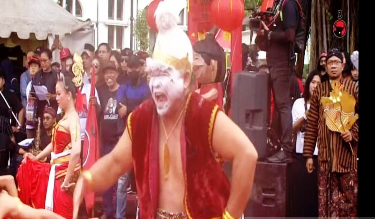 Di Acara Kampanye Akbar Seorang seniman berkostum Semar meninggal usai sambut Ganjar-Mahfud