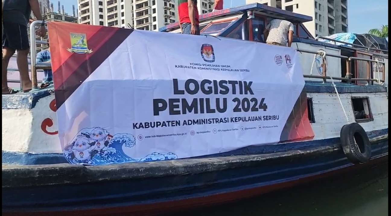Puluhan Ribu Surat Suara Pemilu Disalurkan ke Kepulauan Seribu Menggunakan Perahu