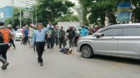 wanita Lompat Dari Jembatan Ancol lalu Tertabrak Mobil