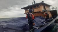 Kapal Pengangkut pakaian Bekas yang di tangkap Bea Cukai di Batam
