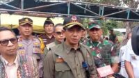 Kepala BNPB Letjen TNI Suharyanto Tinjau Lokasi Gempa Gresik yang Berdampak Ribuan Jiwa