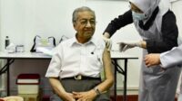 Mahathir Mohamad masih dirawat di rumah sakit karena infeksi