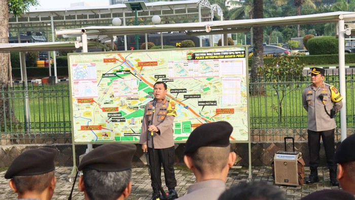 2.590 Aparat Gabungan Dikerahkan Jaga Demo di Depan DPR Hari Ini