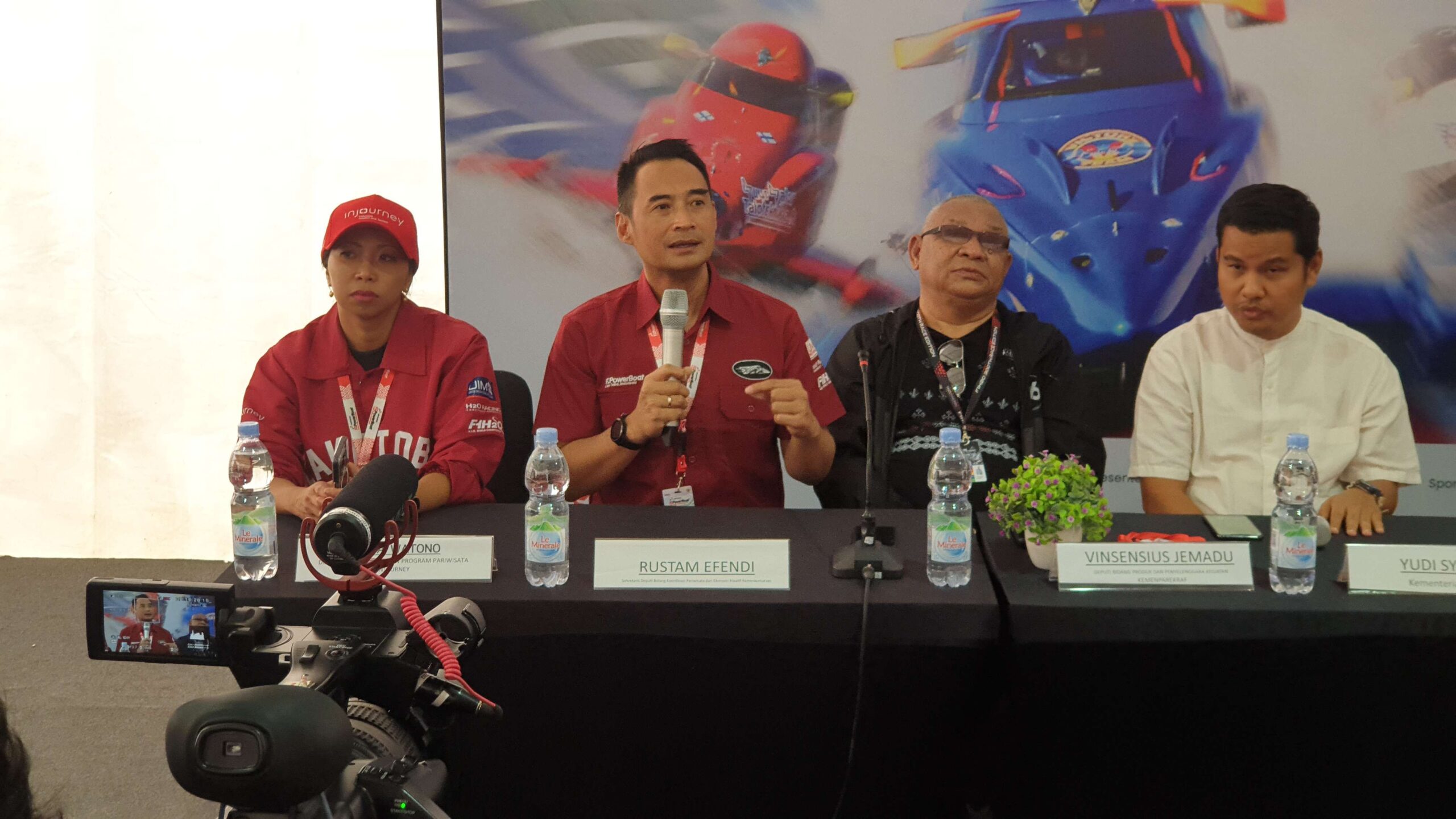 Kemenko Marves Ingin Turunkan Tiket Pesawat 12-20 Persen