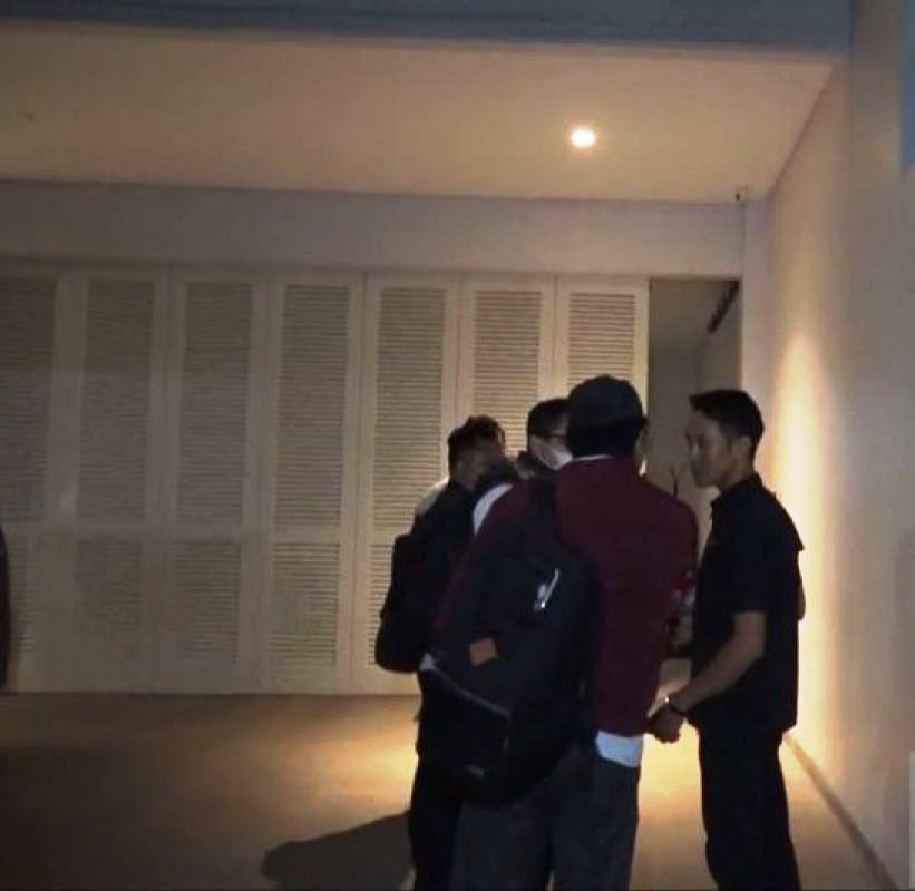 kpk geledah Kediaman Hanan