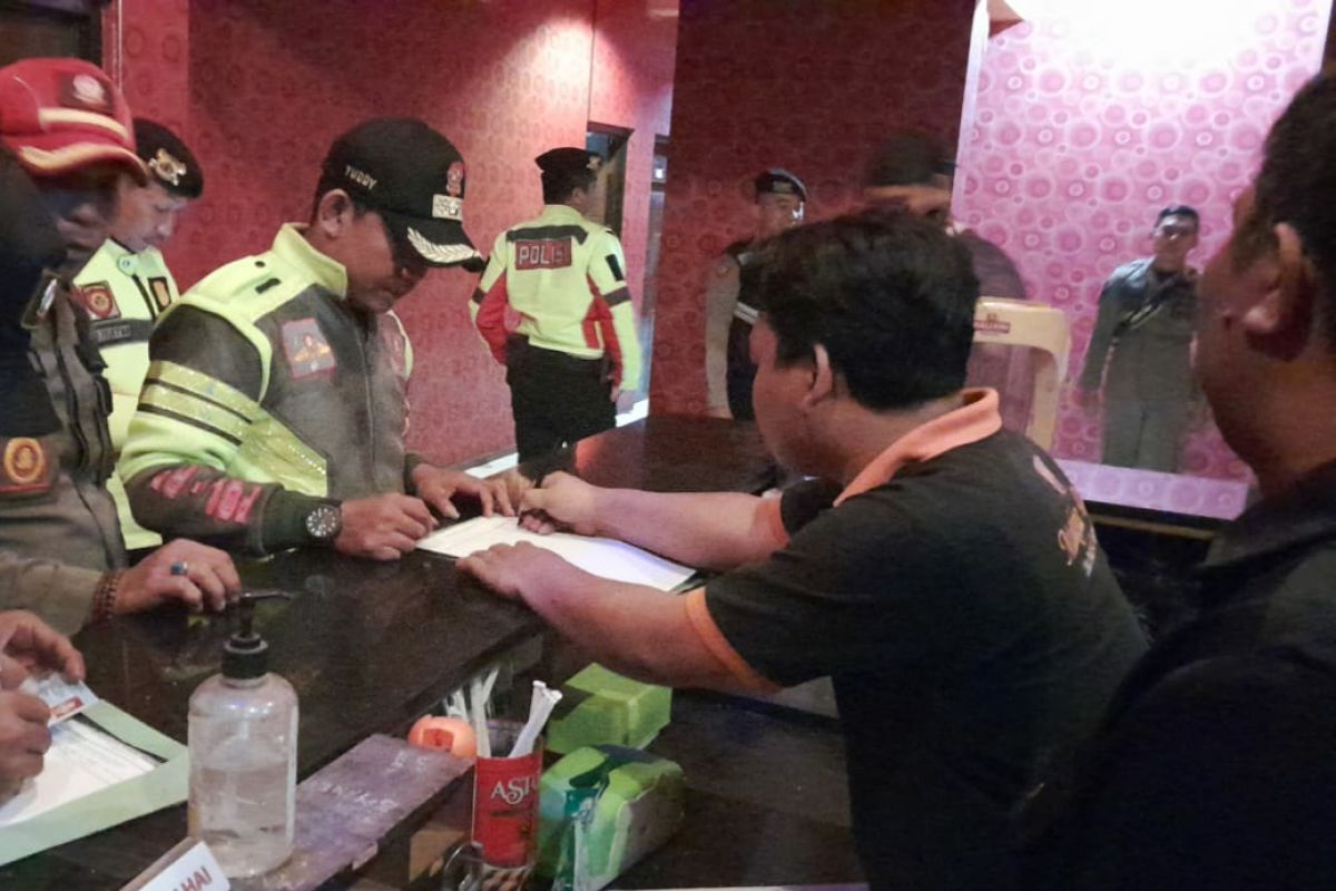Satpol PP DKI patroli untuk pastikan tempat hiburan patuhi aturan