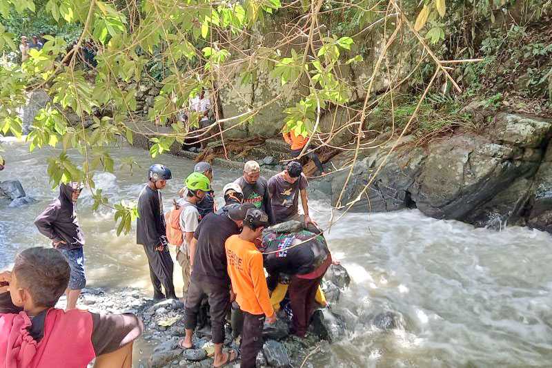 Tim SAR hentikan pencarian korban hanyut di air terjun Wera, Sulteng
