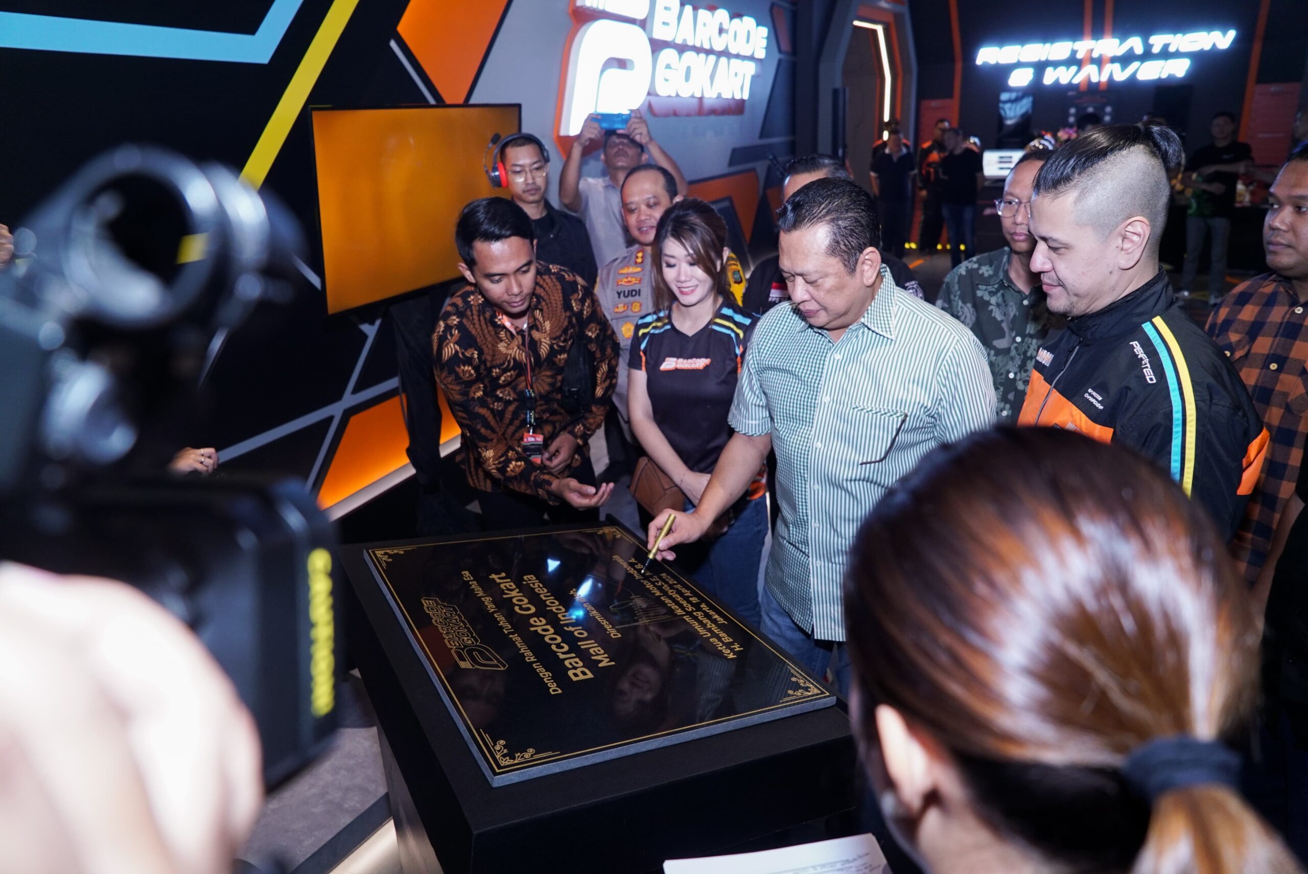 Bamsoet Resmikan Sirkuit Gokart Electric 'Barcode Gokart Electric di MOI Kelapa Gading'