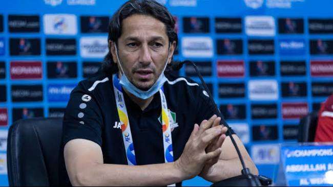 Pelatih Timnas U-23 Yordania Abu Zema memberikan keterangan pers