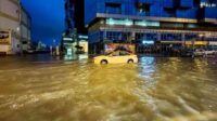 Warga Terjebak Sampai 30 Jam di Kantor Imbas Banjir Dubai